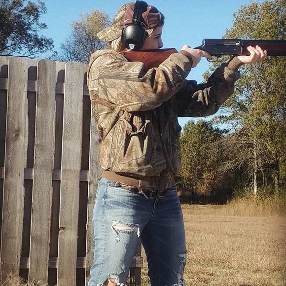 Meet your Posher, Alison - Picture 1 of 1